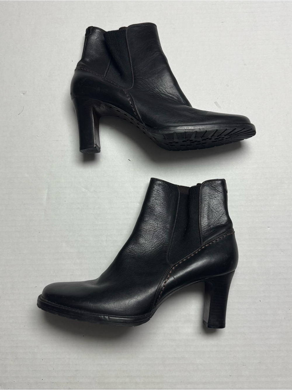 Cole Haan Country Ankle Boots In Black Leather, Vibram Soles Women's Size: 9B